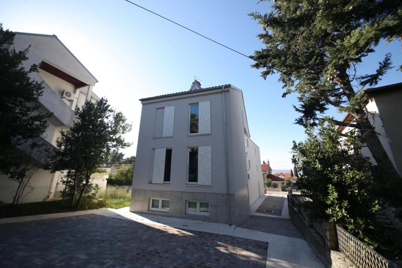 Drance Apartment *